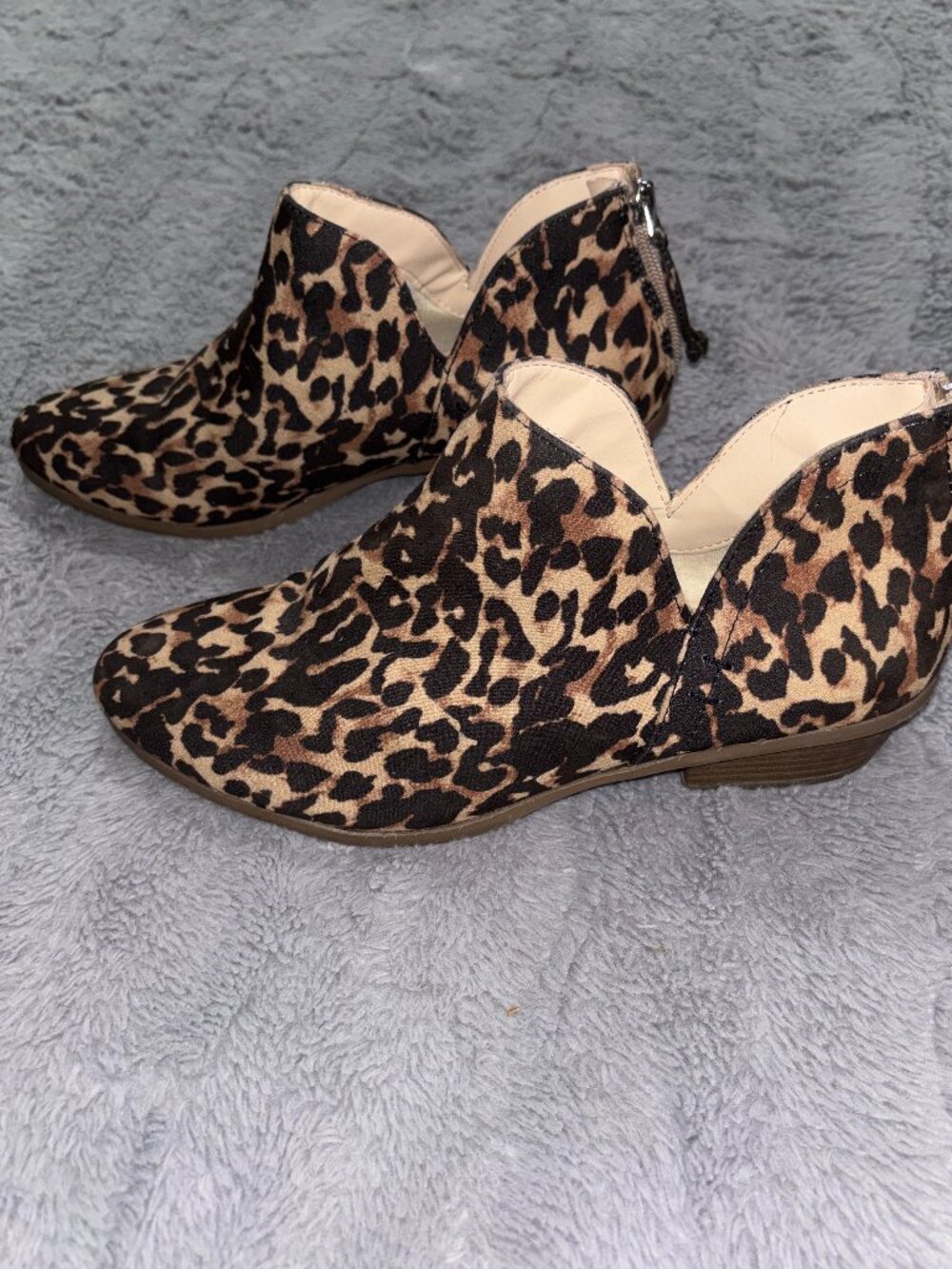 Kenneth Cole Reaction Side Way Leopard Print Ankle Booties 9